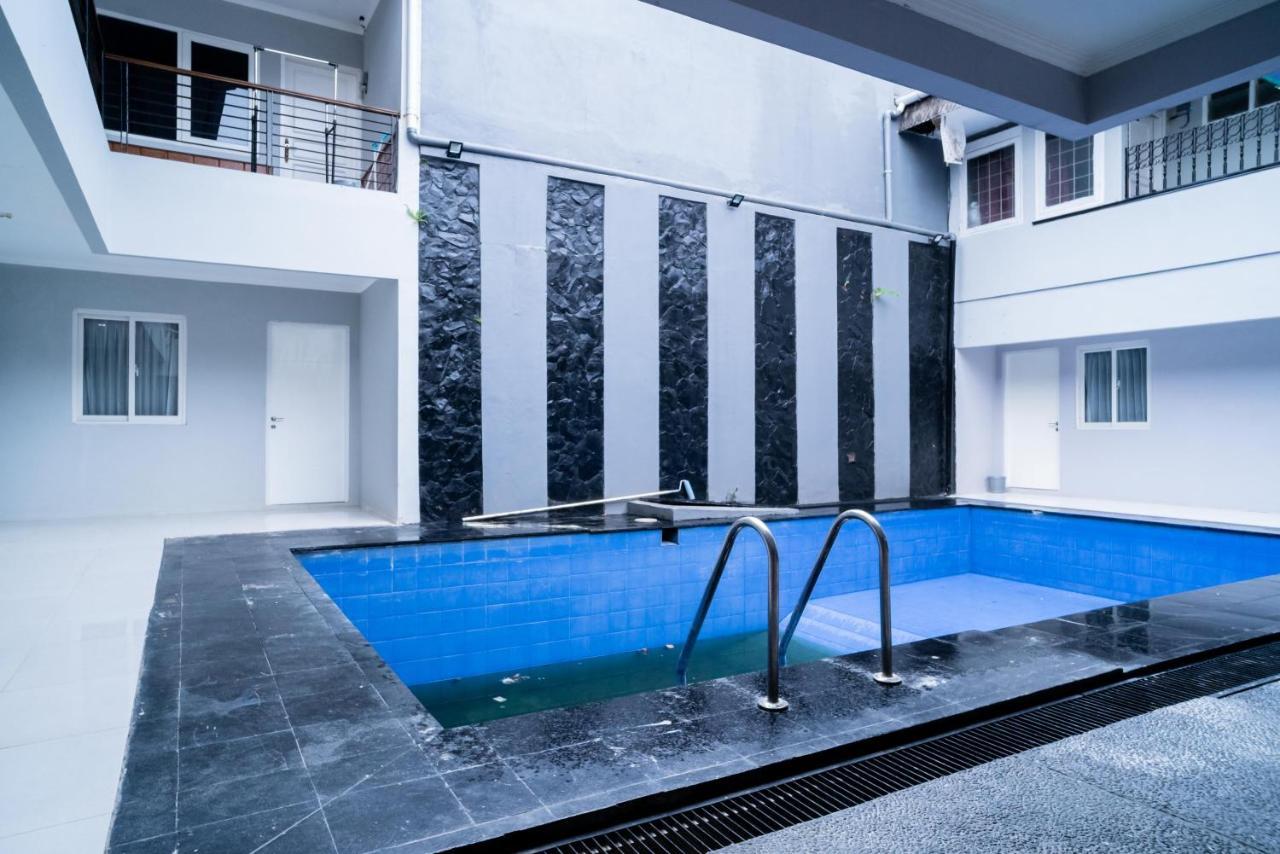 Koolkost Syariah Near Lippo Mall Kemang - Minimum 6 Nights Hotel