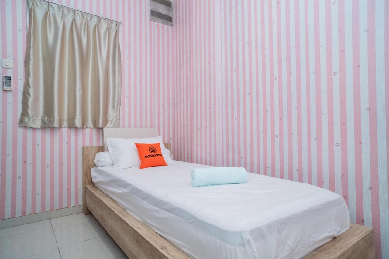 Hotel Koolkost Syariah Near Universitas Moestopo Bintaro Jakarta