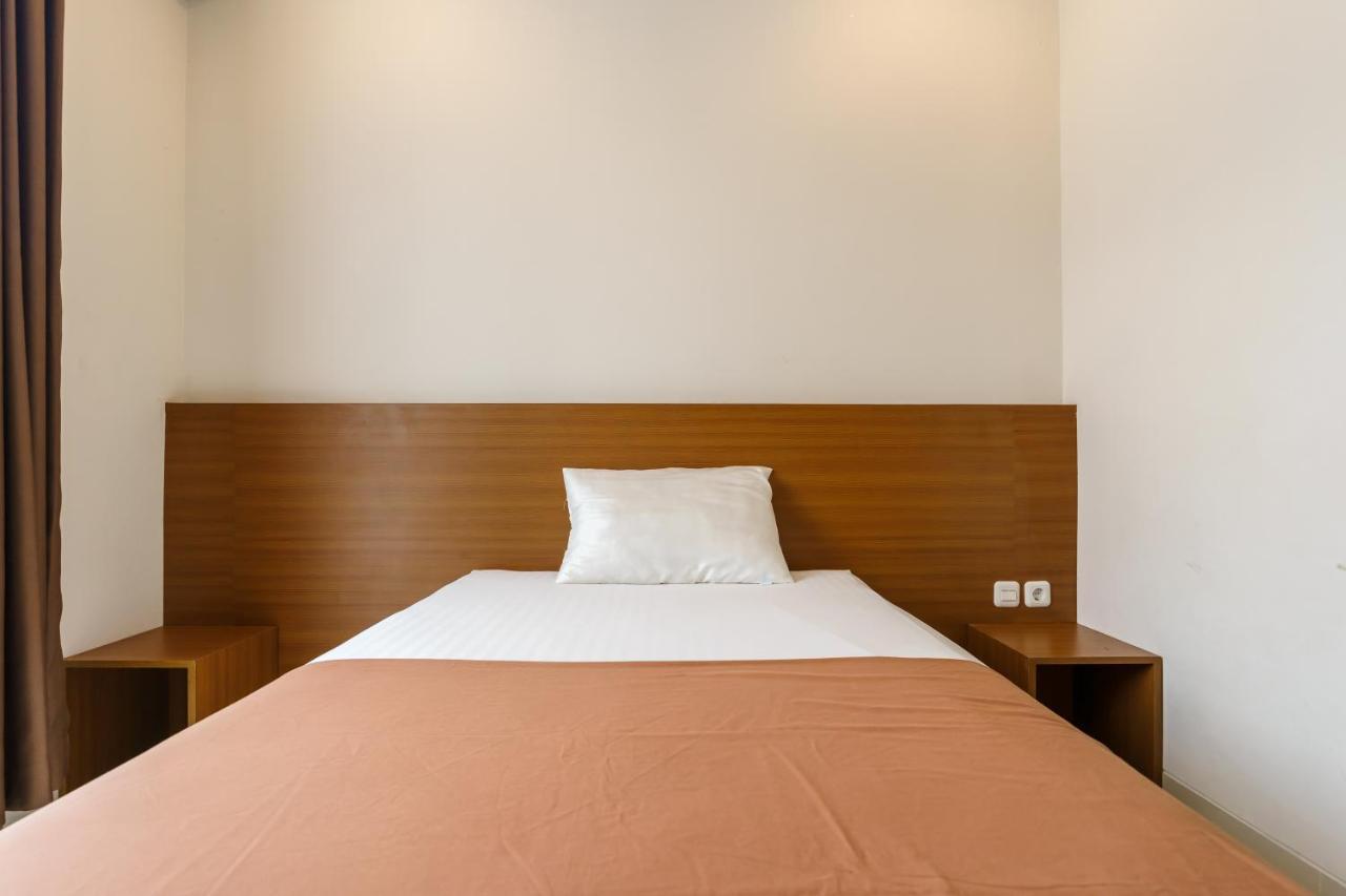 Hotel Koolkost Syariah Near Jalan Gatot Subroto 2 Minimum 3 Nights