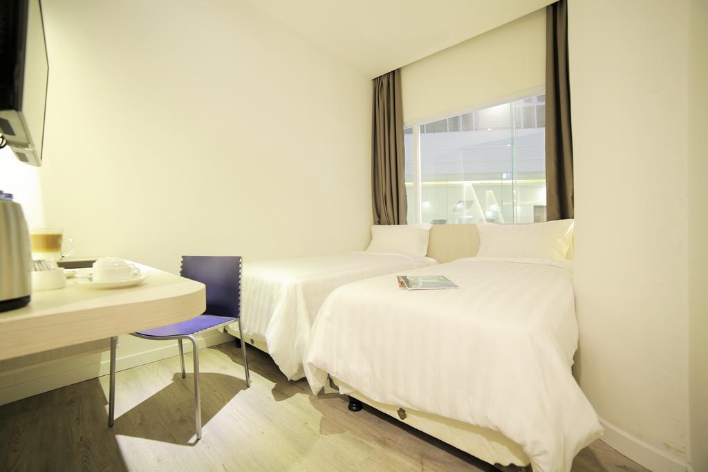 Ozone Pantai Indah Kapuk 3*