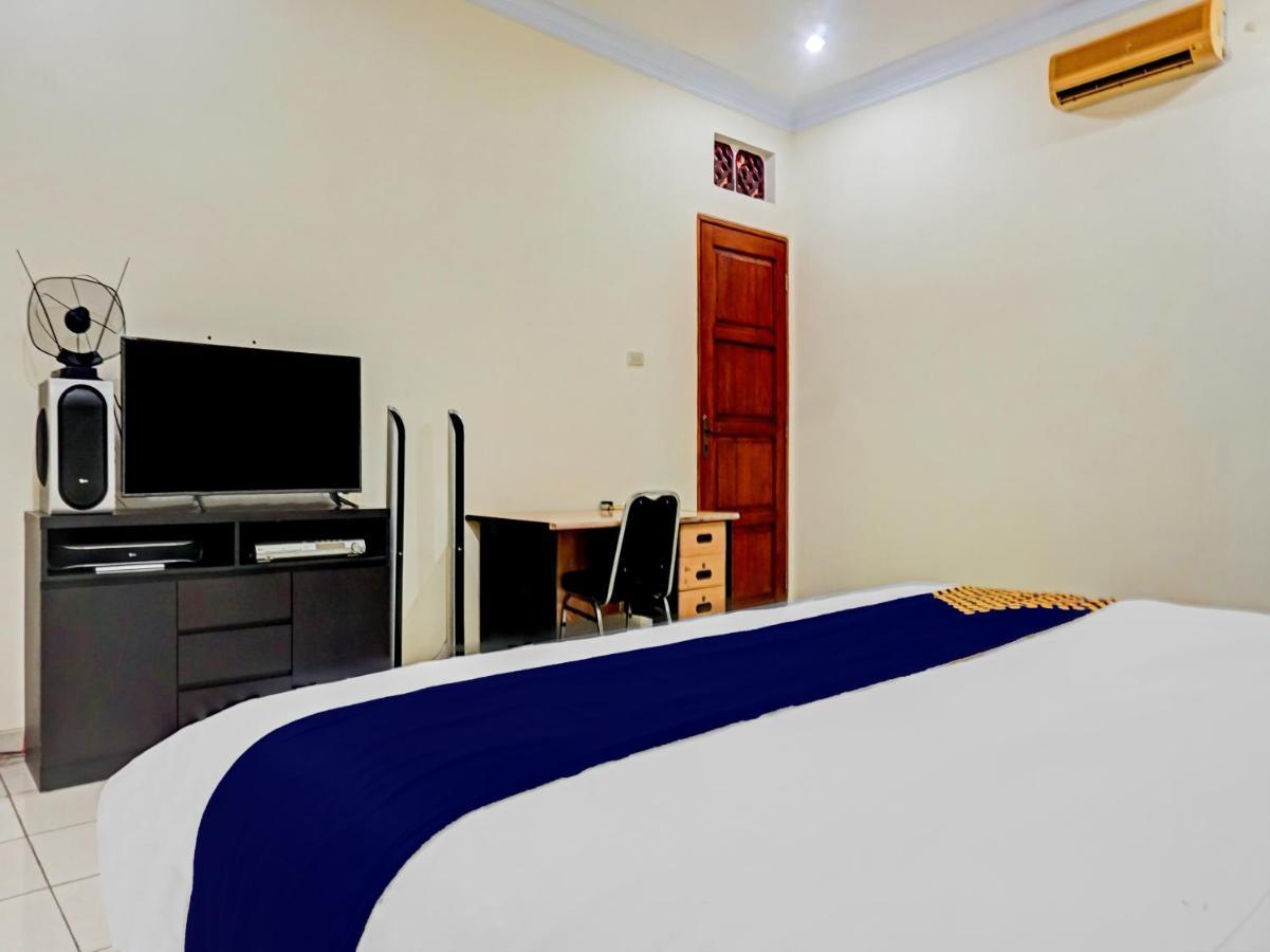 Spot On 90295 Simprug 2* Jakarta