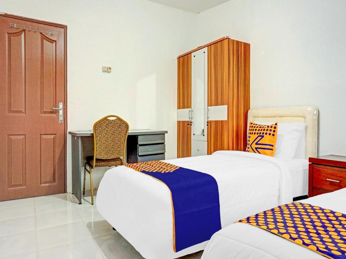 Hotel Spot On 90295 Simprug Jakarta