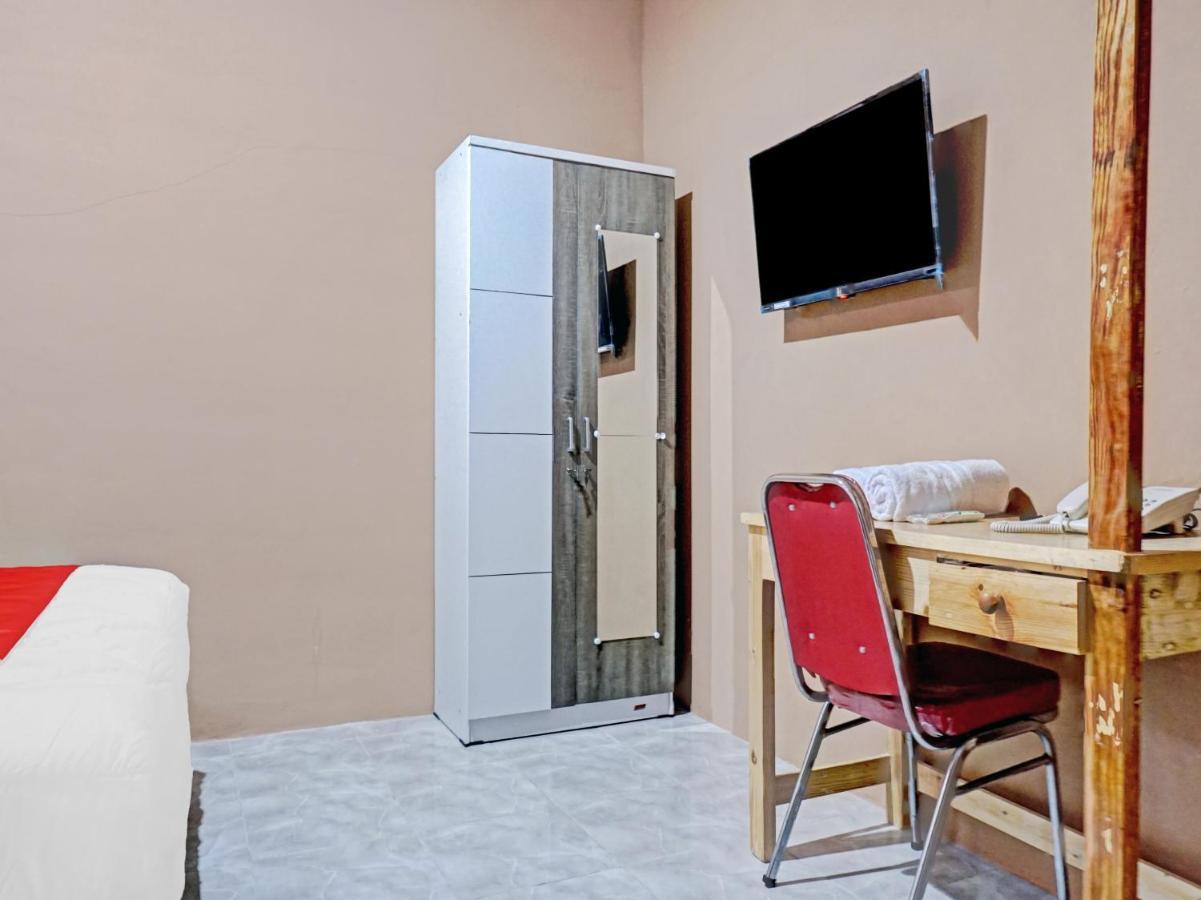 Hotel Oyo 90469 Benhil Karet Tengsin 2*