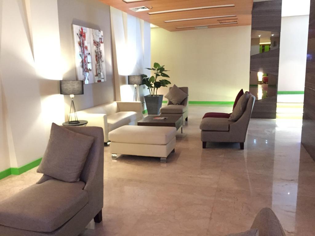 Khách sạn Whiz Prime Kelapa Gading Jakarta