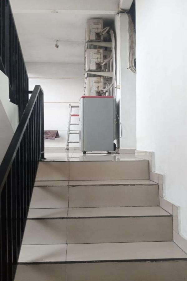 Hotel Spot On 90538 Dewi Syariah Jakarta