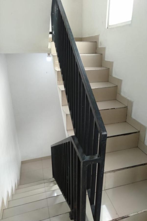 Spot On 90538 Dewi Syariah Jakarta
