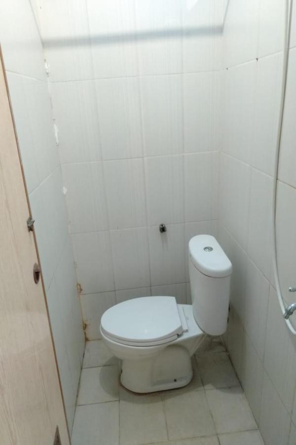 Spot On 90538 Dewi Syariah Hotel
