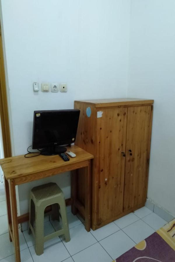 Hotel Spot On 90538 Dewi Syariah Jakarta