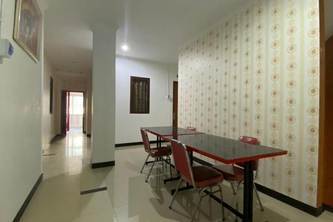 Reddoorz @ Rawamangun Hotel Jakarta