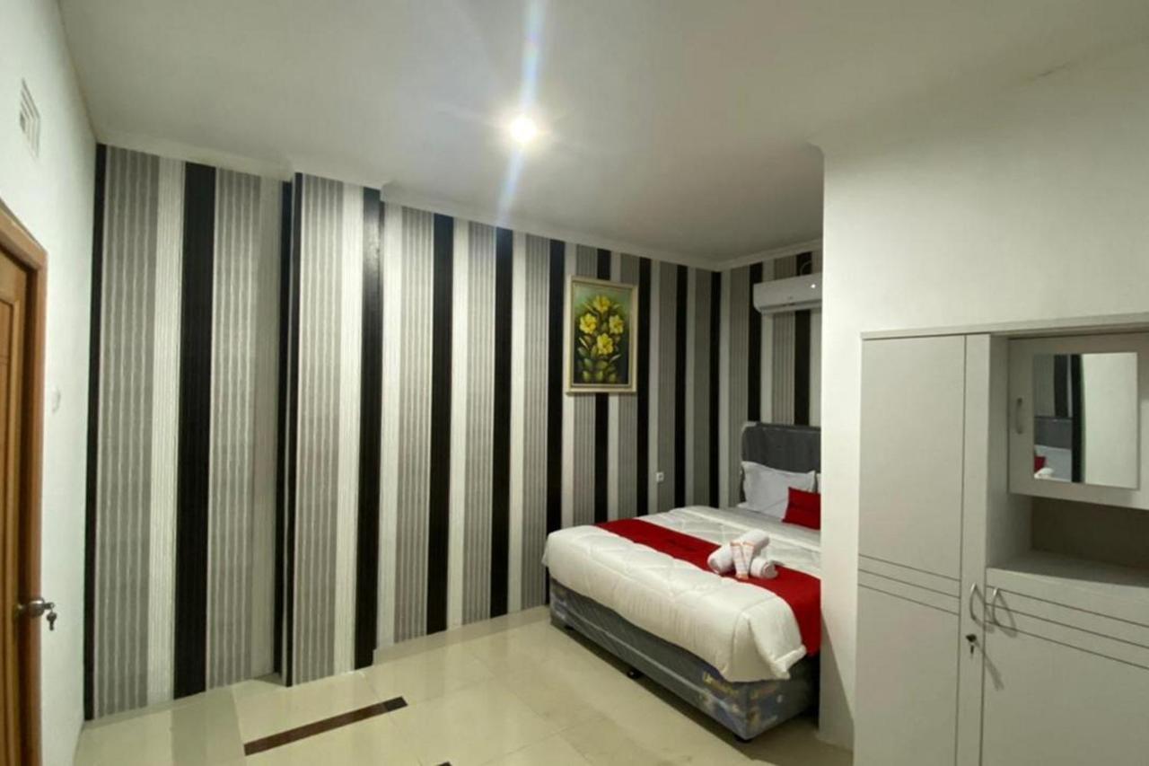 Reddoorz @ Rawamangun Hotel 2*