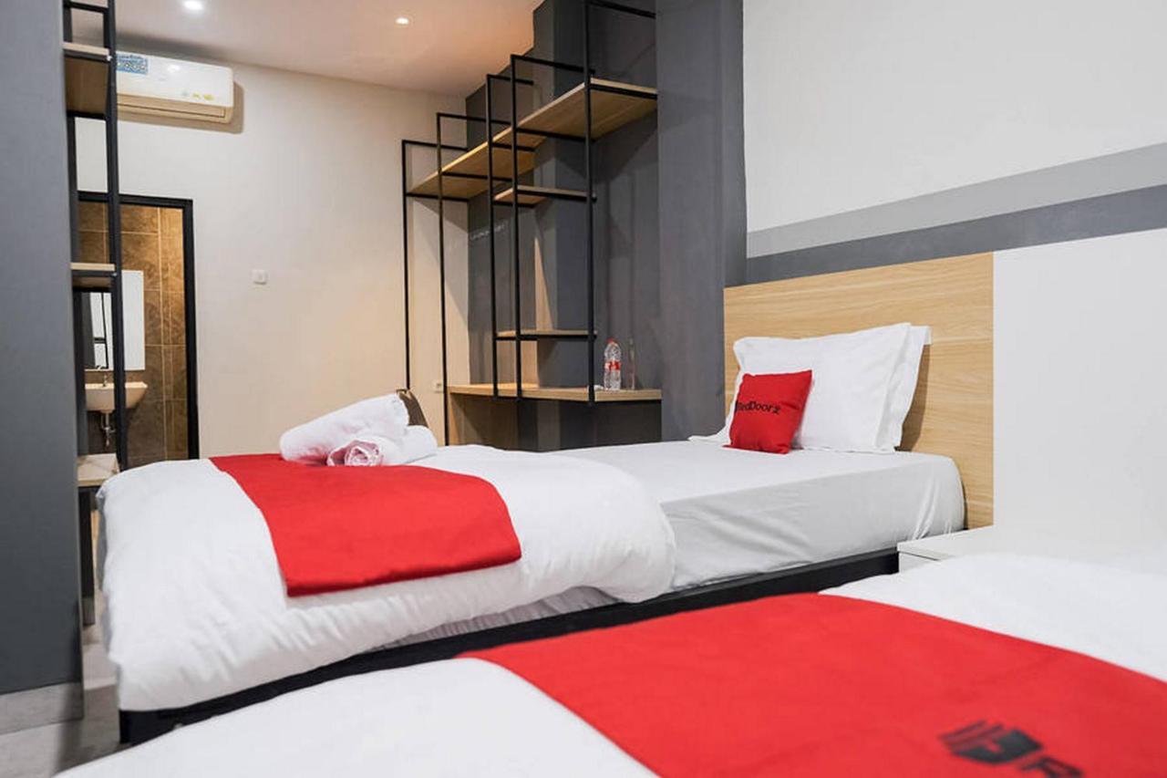 Hotel Reddoorz Near Taman Anggrek Mall Jakarta