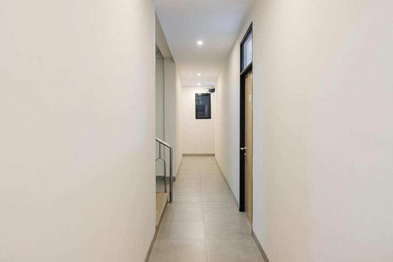Reddoorz Near Taman Anggrek Mall 3* Jakarta