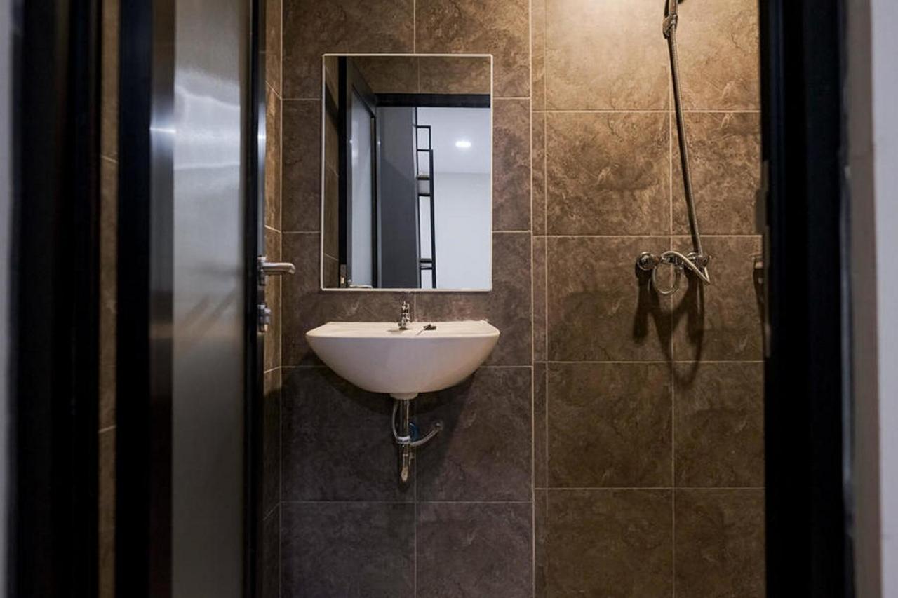 Hotel Reddoorz Near Taman Anggrek Mall Jakarta