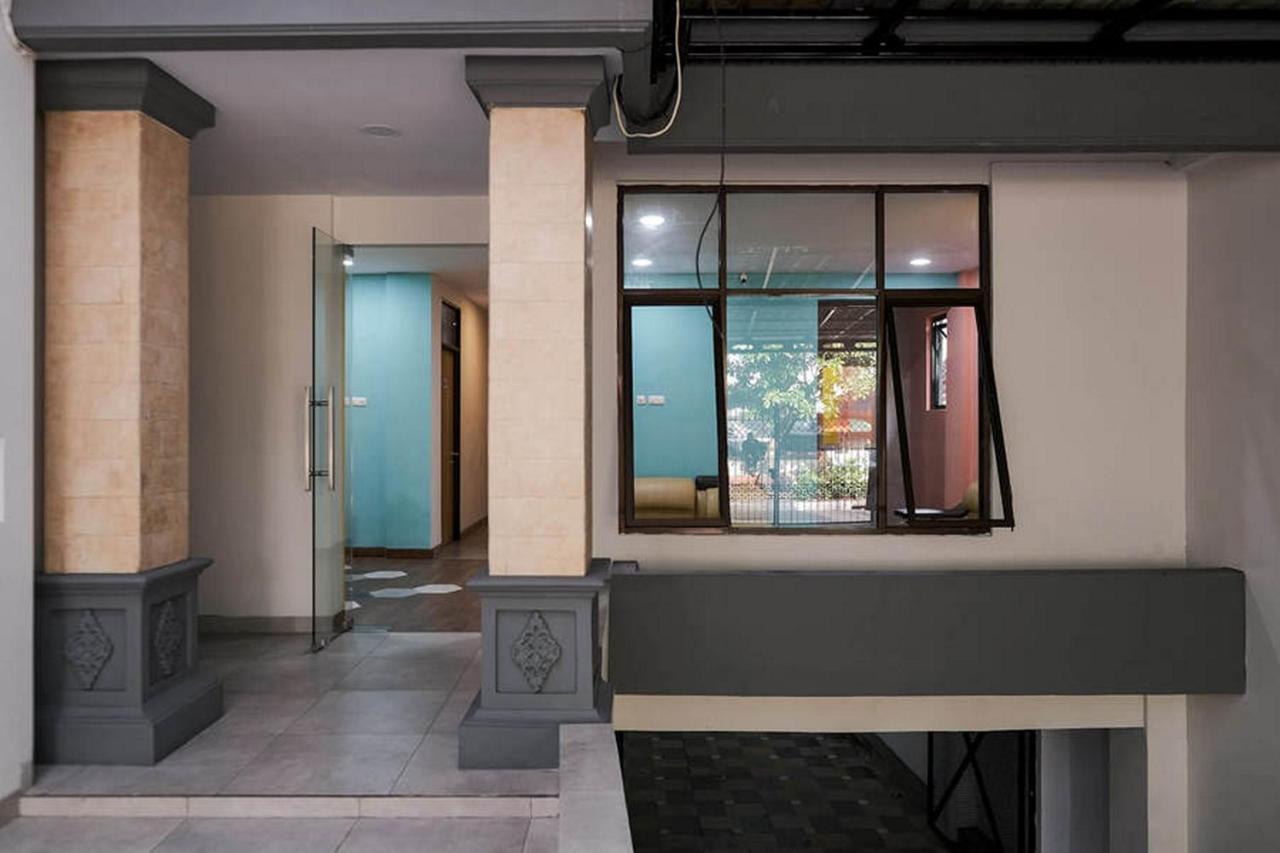 Reddoorz Near Taman Anggrek Mall Hotel Jakarta
