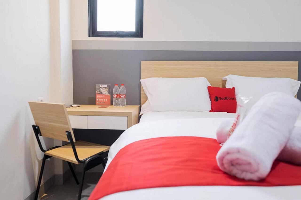 Hotel Reddoorz Near Taman Anggrek Mall Jakarta
