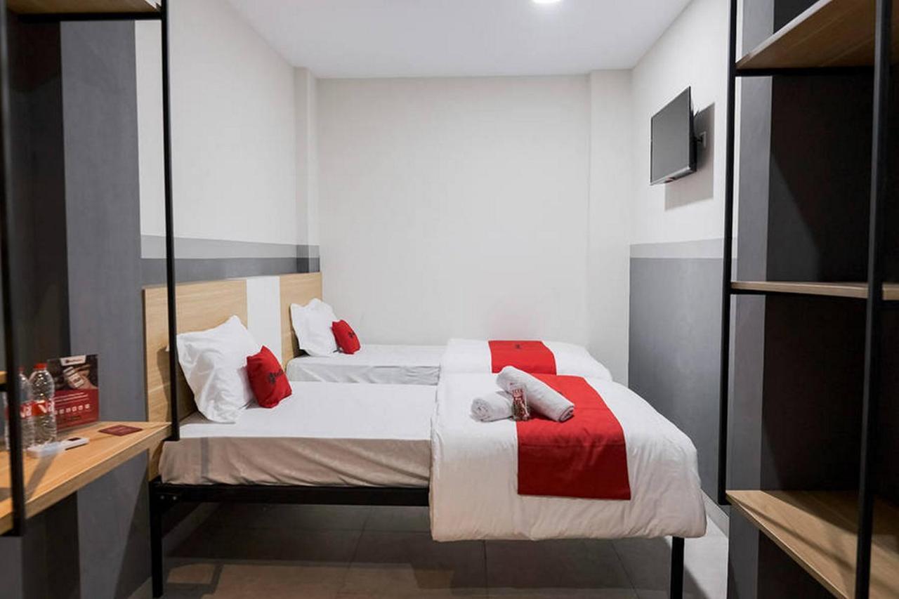 Hotel Reddoorz Near Taman Anggrek Mall Jakarta