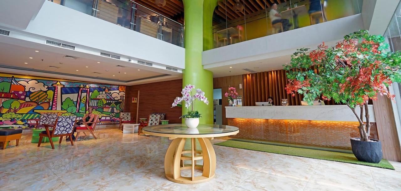 Maxonehotels.com At Pemuda Jakarta