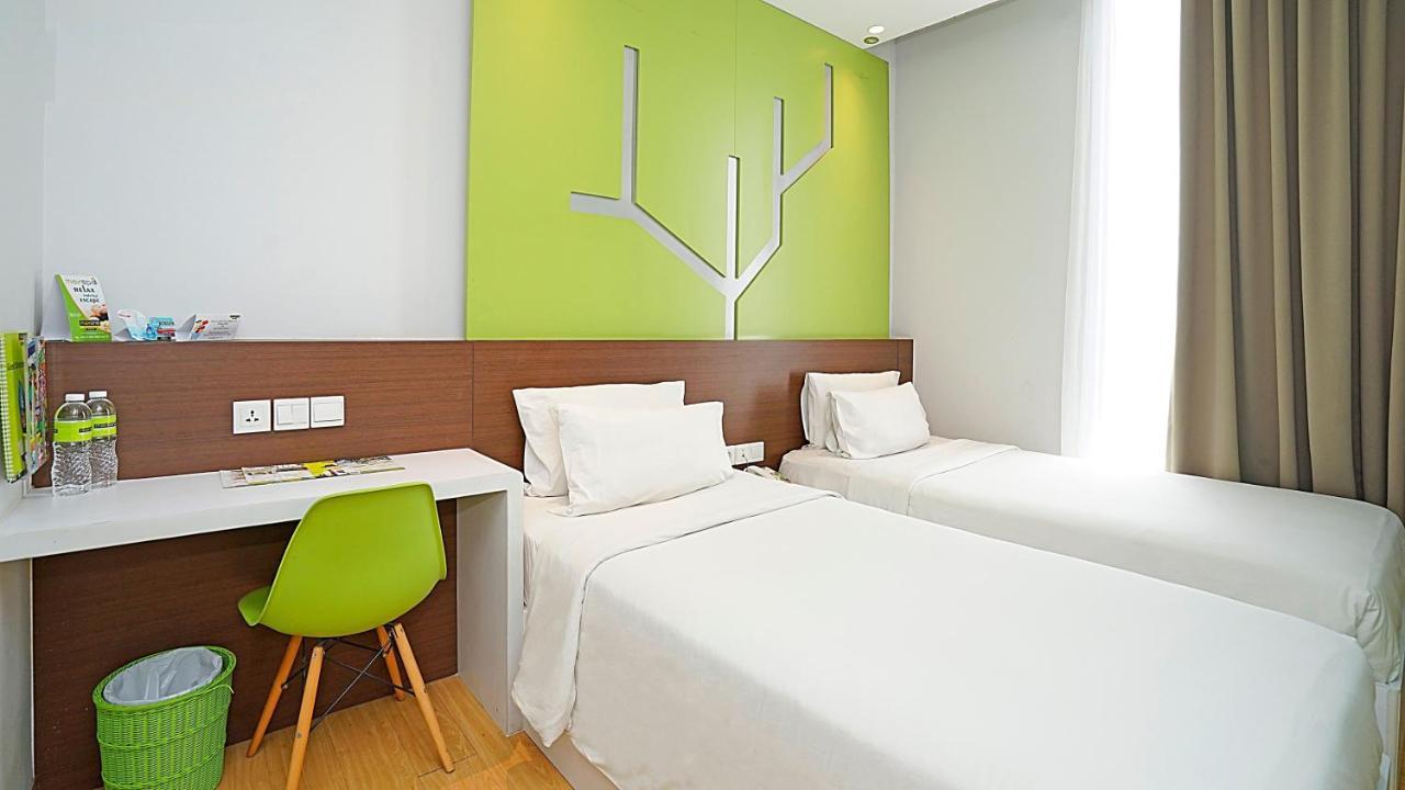 Hotel Maxonehotels.com At Pemuda Jakarta