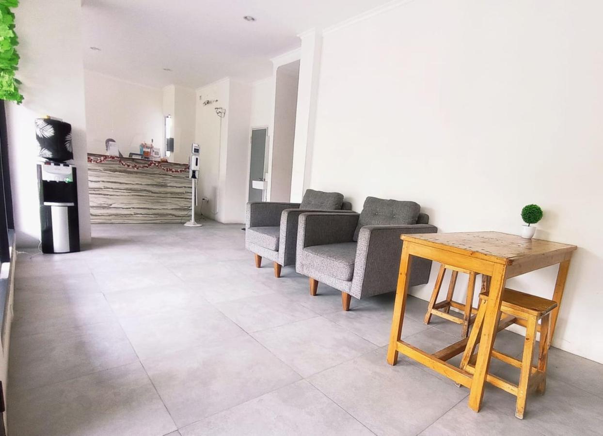Hotel Nyenyak Mrt Lebak Bulus Simatupang 2*