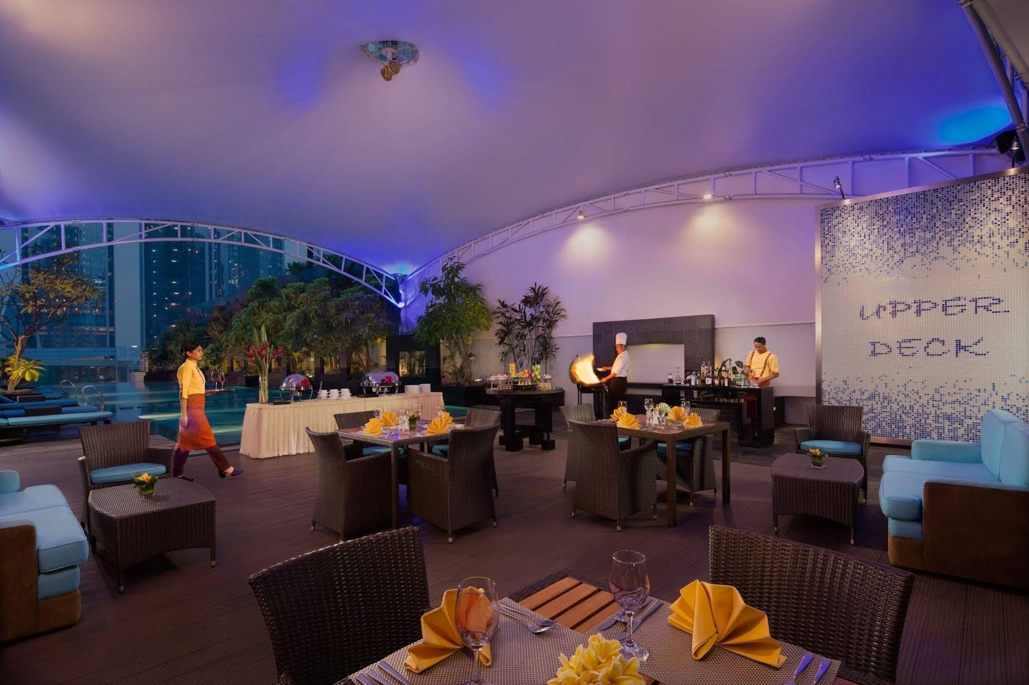 Aparthotel Oakwood Premier Cozmo 5*