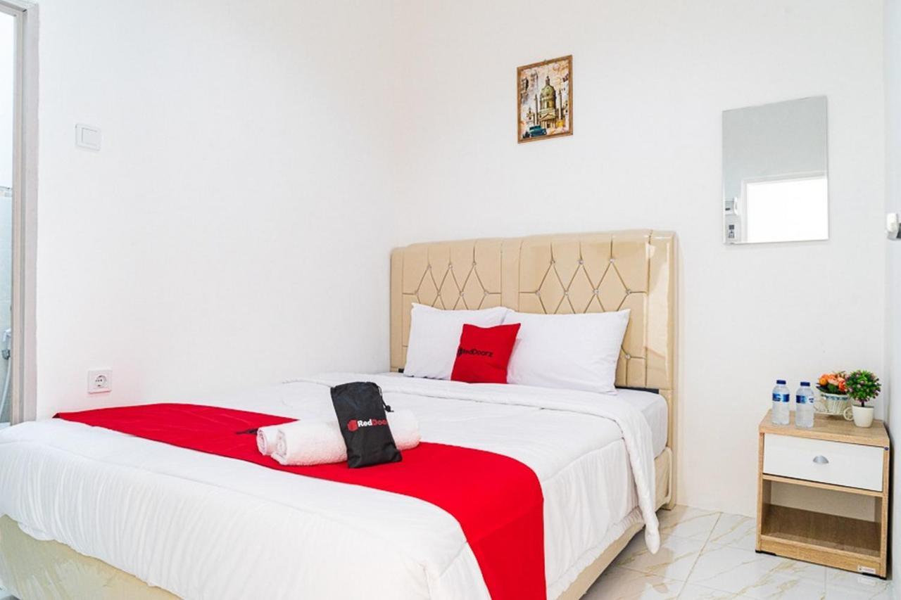 Guest house Reddoorz Near Tarumanagara