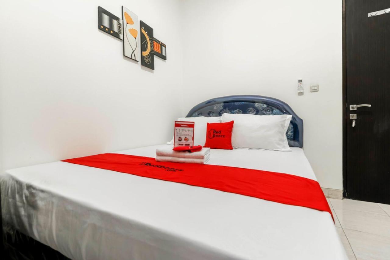 Reddoorz Plus Near Trisakti University Jakarta
