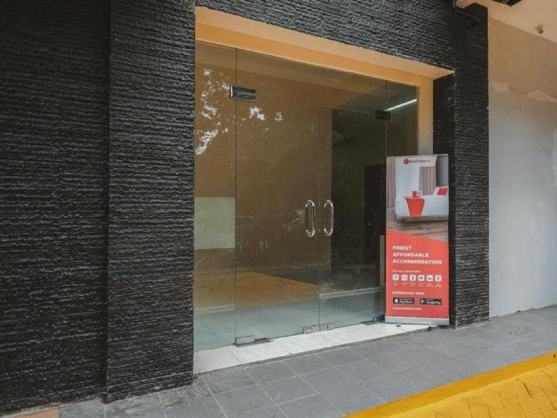 Hotel Reddoorz Near Plaza Blok M
