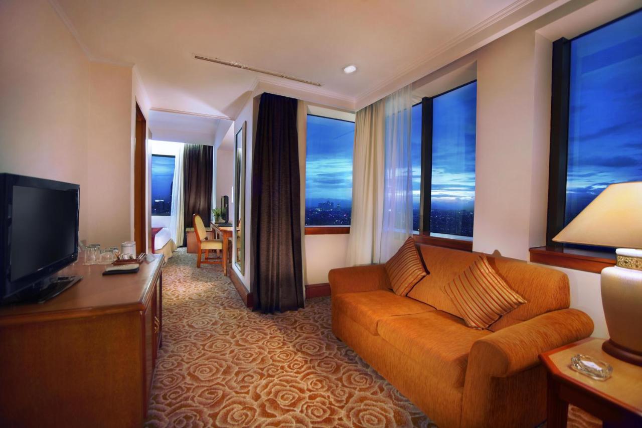 Menara Peninsula 4* Jakarta