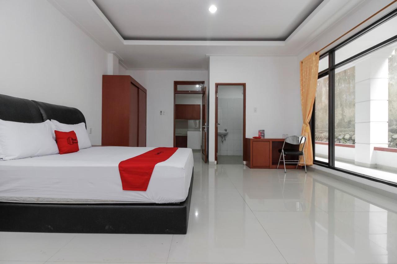 Reddoorz Premium Near Stasiun Lenteng Agung Guest house Jakarta