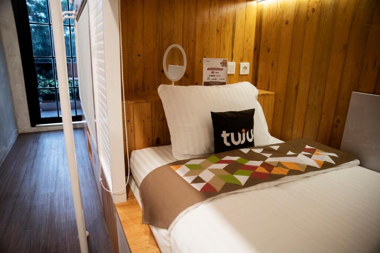 Hostel Tuju Arteri Pods