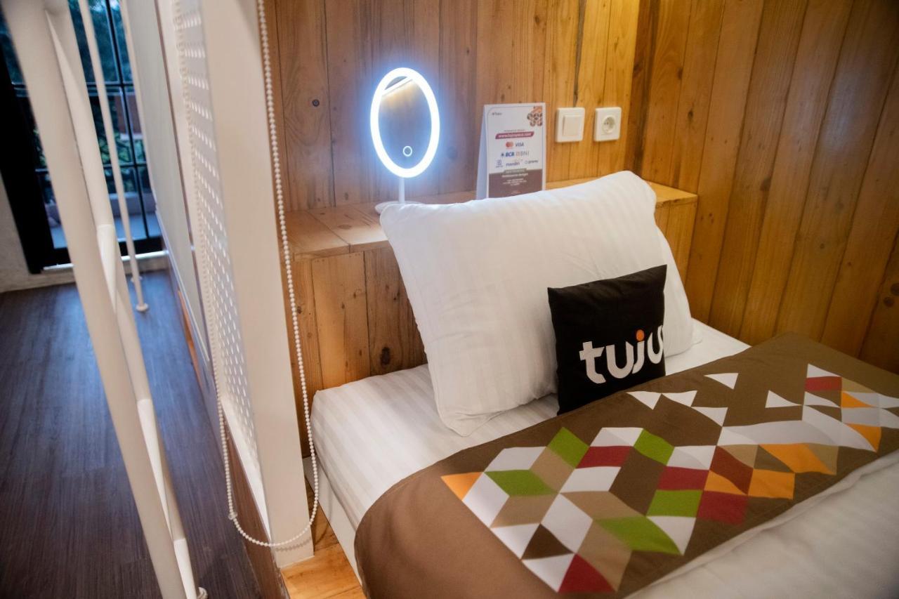 Tuju Arteri Pods Hostel