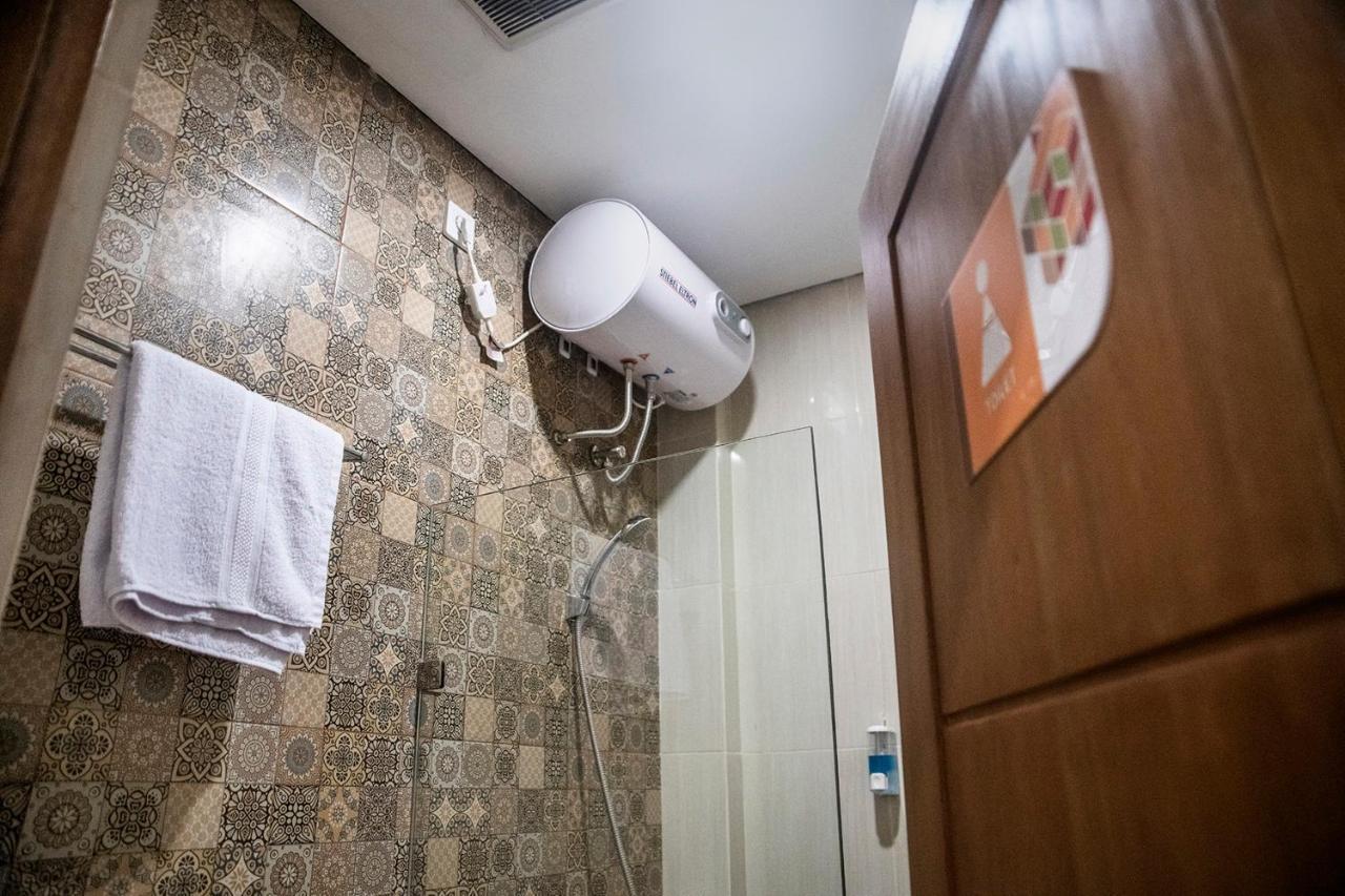 Tuju Arteri Pods Hostel Jakarta