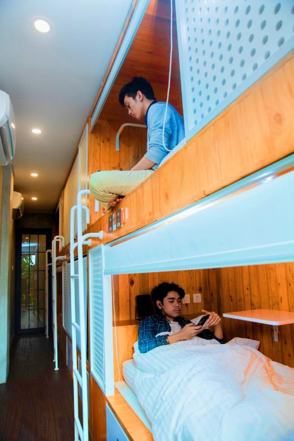 Tuju Arteri Pods Hostel