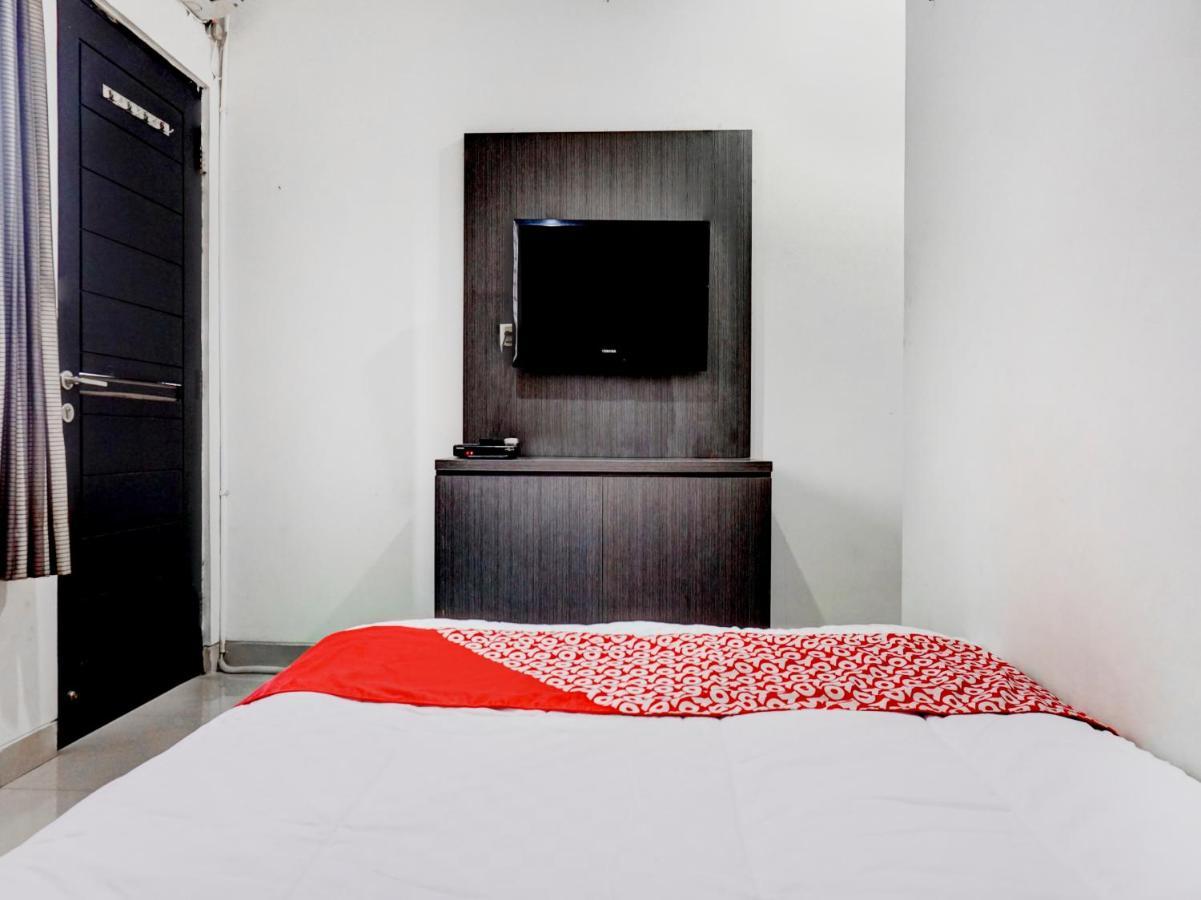 Oyo 90438 Mampang 34 2* Jakarta