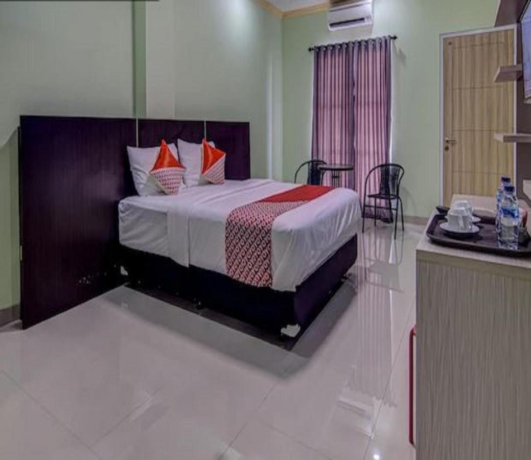 Oyo 3963 Safira Syariah 2*