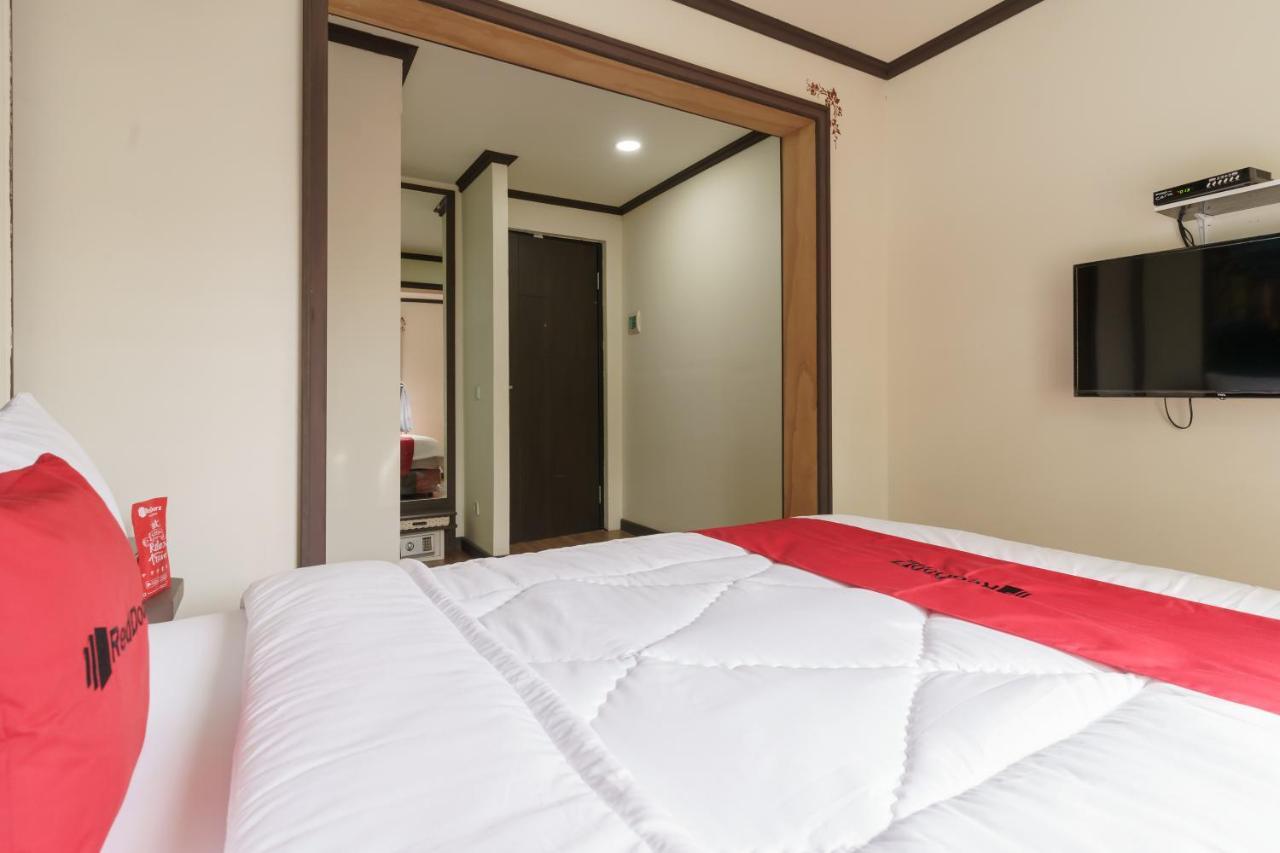 Hotel Reddoorz @ Labu 3*