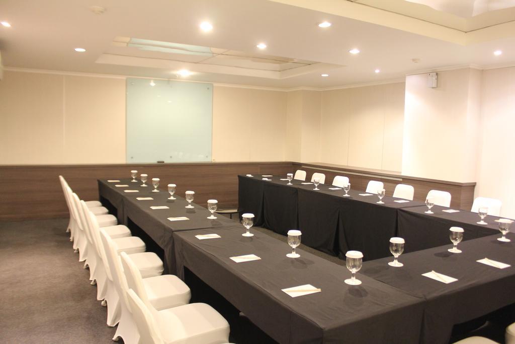 T Hotel 3*