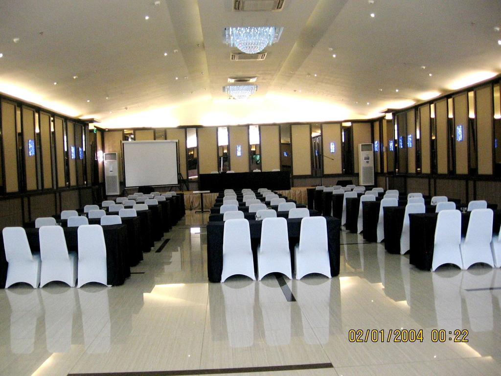 T Hotel 3*