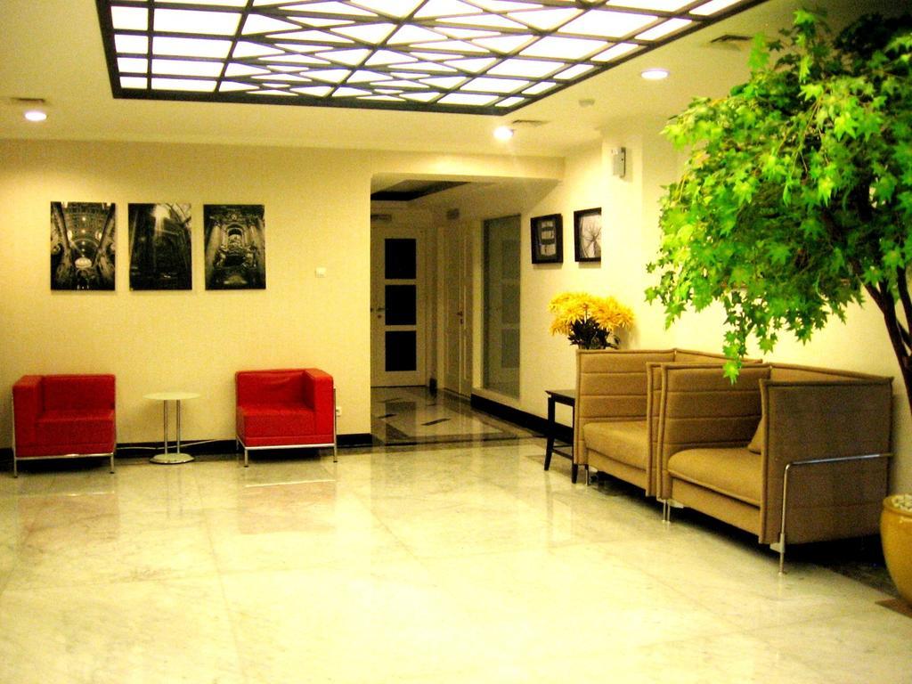 T Hotel 3*