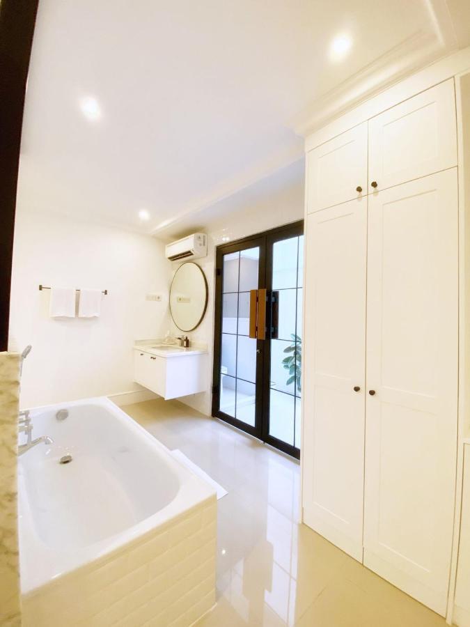 Guest house Loewys Tanjung Duren Barat