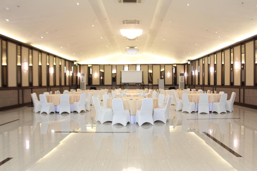 T Hotel 3*
