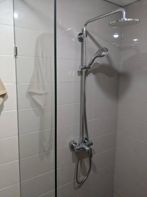 Apartment Pejaten Park 1 Bedroom Sage Smart Tv, Netflix, Prime, Youtube *