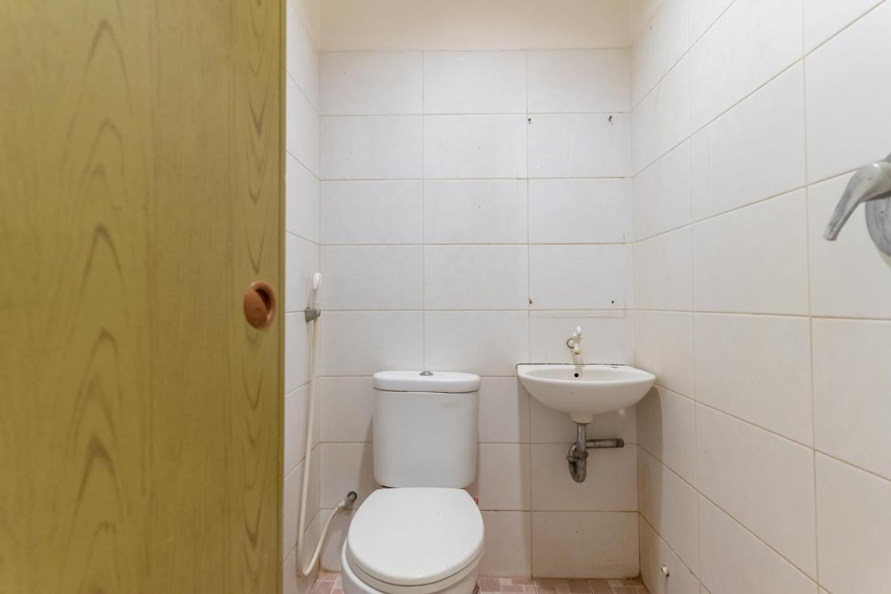 Reddoorz Near Stasiun Juanda Hotel