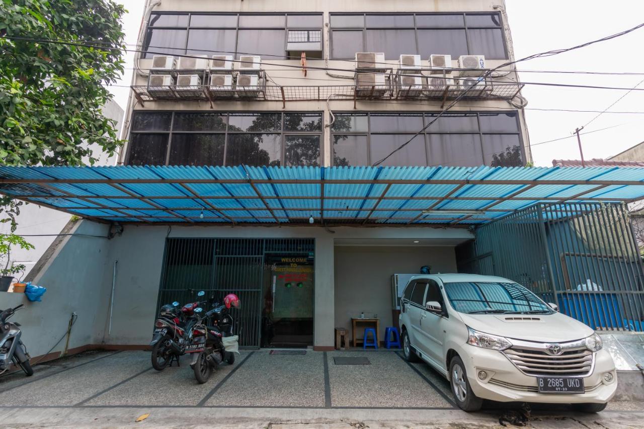 Reddoorz Near Stasiun Juanda Hotel