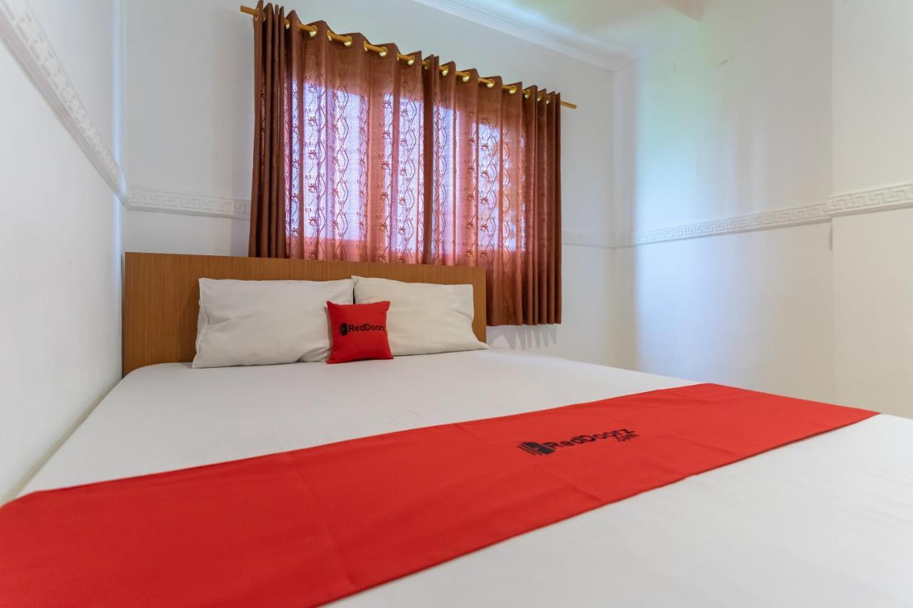Hotel Reddoorz Near Stasiun Juanda