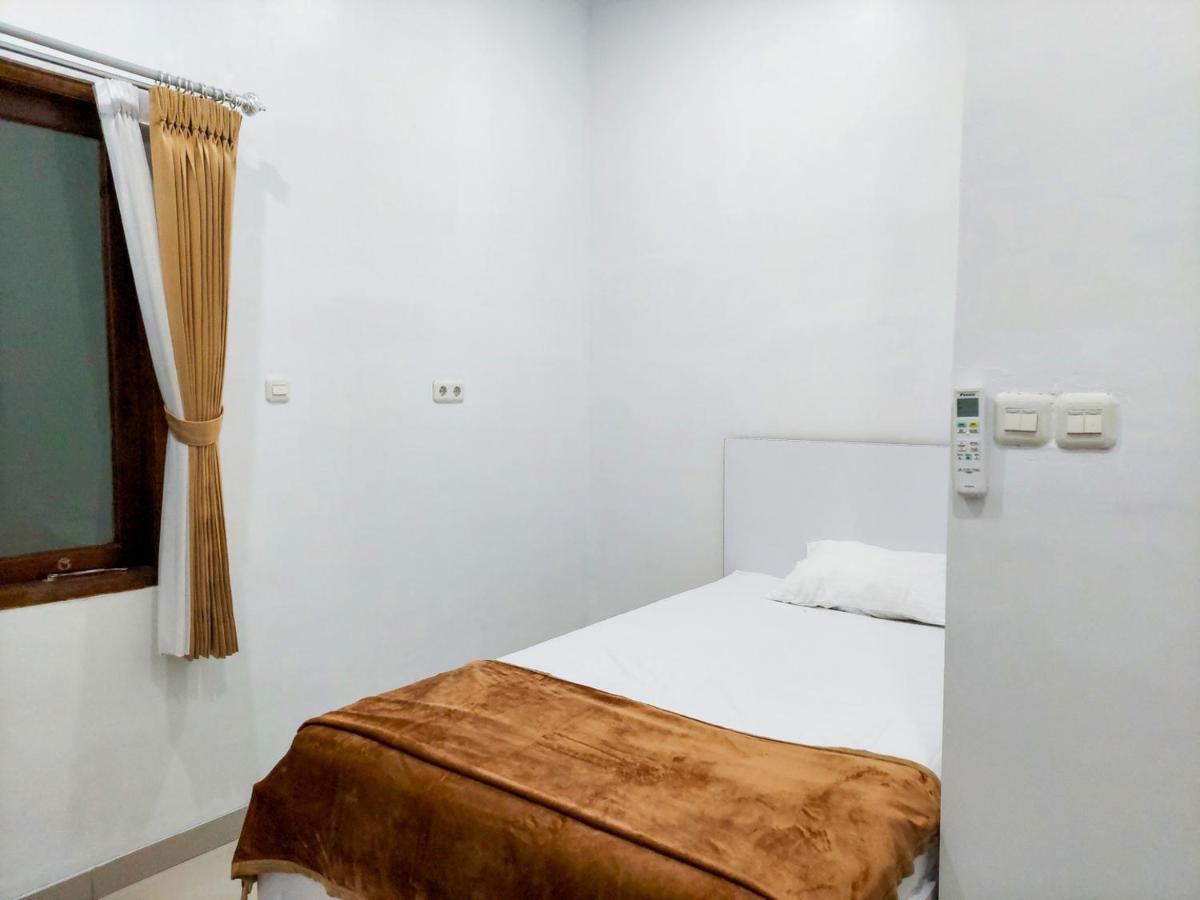 Benhill Syariah 2 Mitra Reddoorz Jakarta