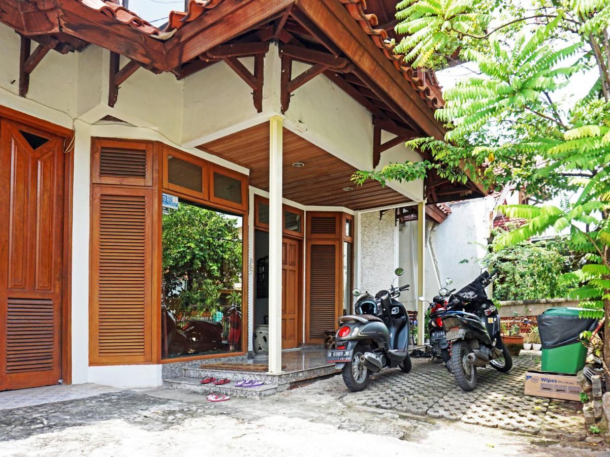 Oyo 90824 Griya Ummiku Syariah 2* Jakarta
