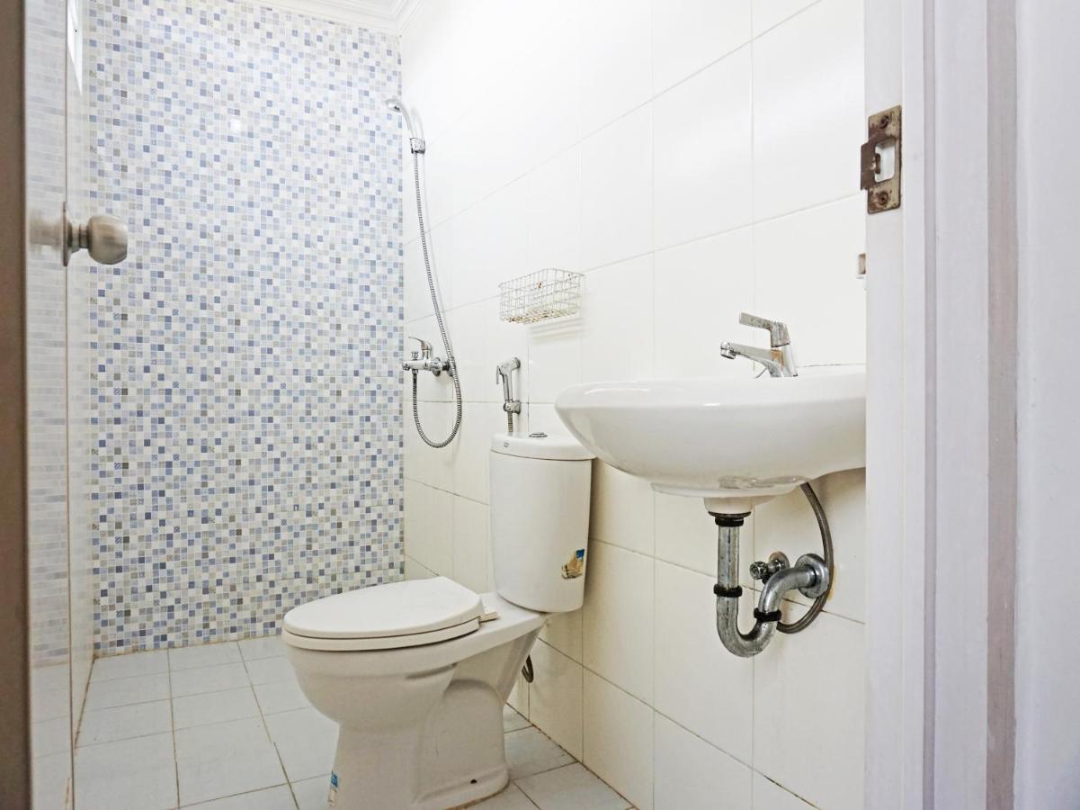 Oyo 90824 Griya Ummiku Syariah Jakarta