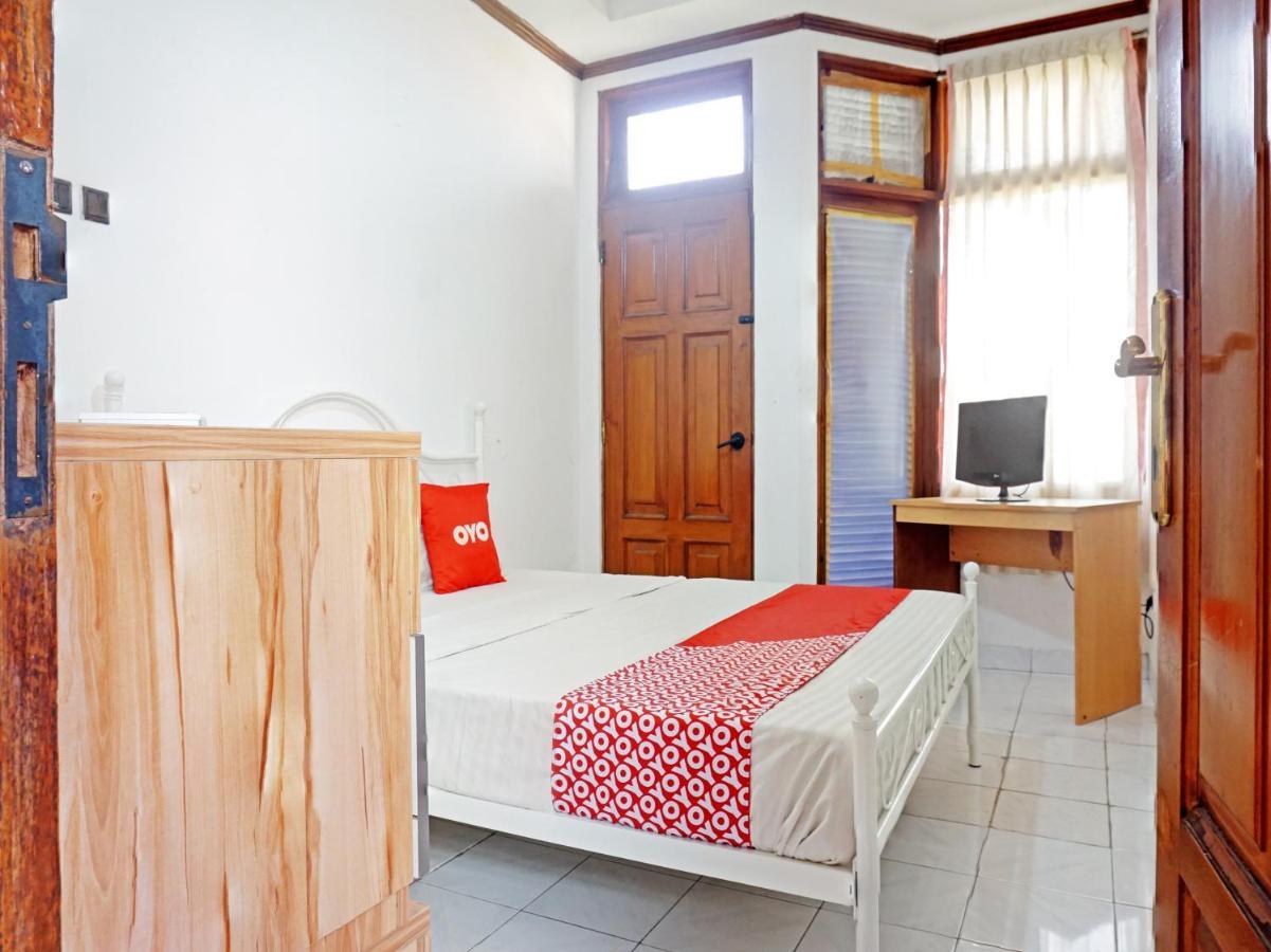 Oyo 90824 Griya Ummiku Syariah 2* Jakarta