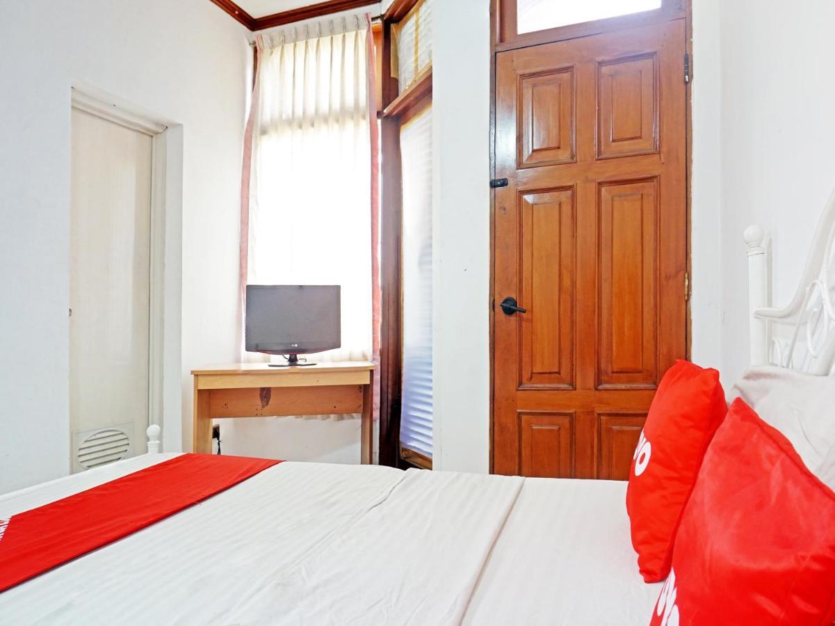 Hotel Oyo 90824 Griya Ummiku Syariah Jakarta